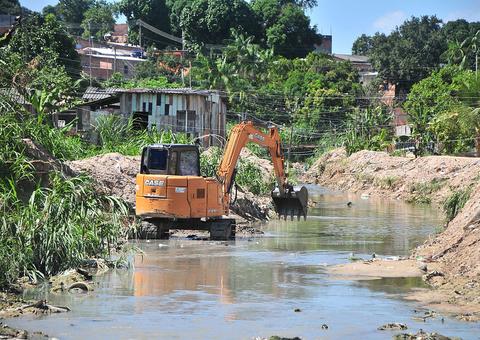 Dragagem de igarapés começa na zona Centro-Sul de Manaus