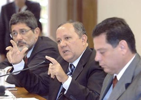Ex-ministro Silas Rondeau, alvo da PF, foi presidente da Manaus Energia