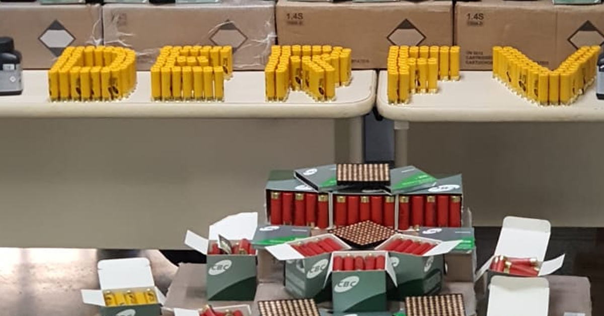 Polícia apreende 10 mil munições no porto de Manaus 