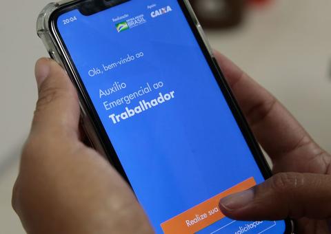  Ministro anuncia novas parcelas do auxílio emergencial, mas apaga publicação 