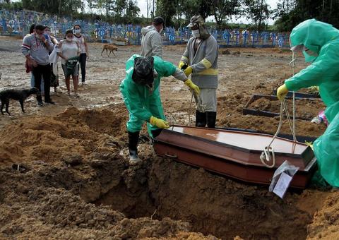 Manaus tem menos de 40 enterros na quarta-feira; uma morte por Covid-19