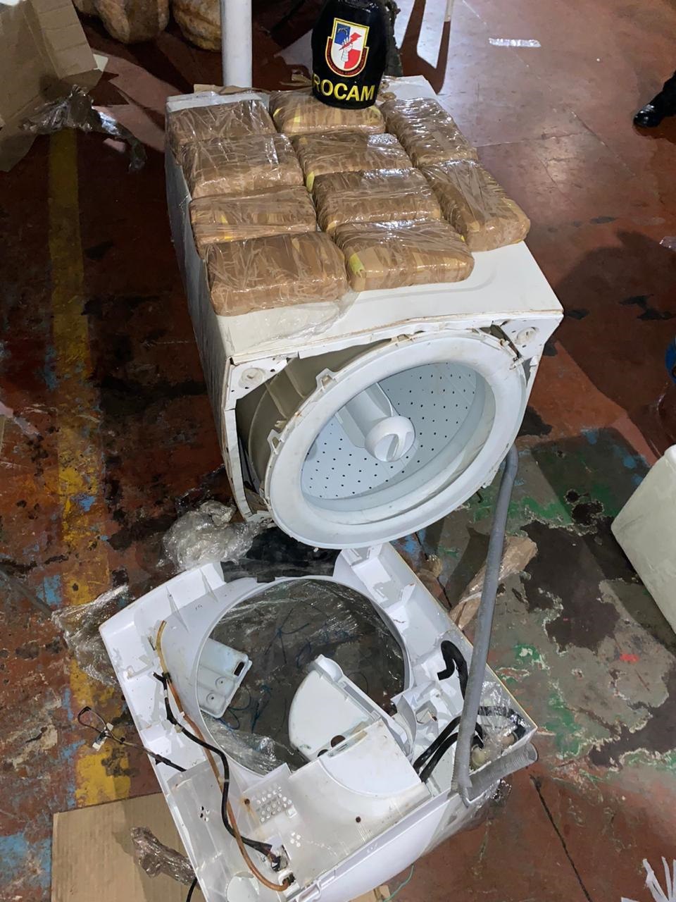 Homem é preso com 10kg de drogas em embarcação no porto de Manaus