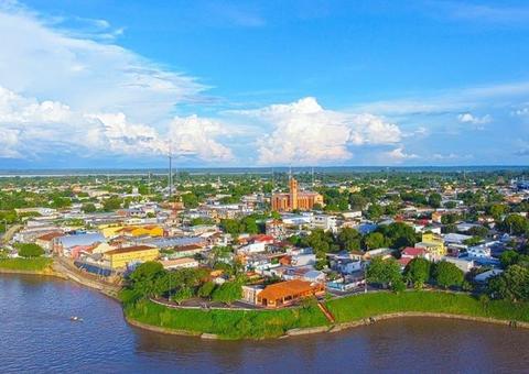 Parintins reduz restrições, libera voos comerciais e viagens de barco