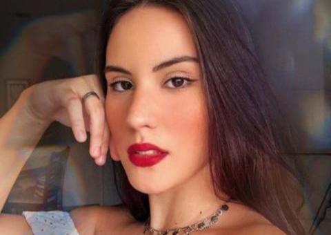 Atriz de Totalmente Demais diz sofrer assédio desde os 12 anos 