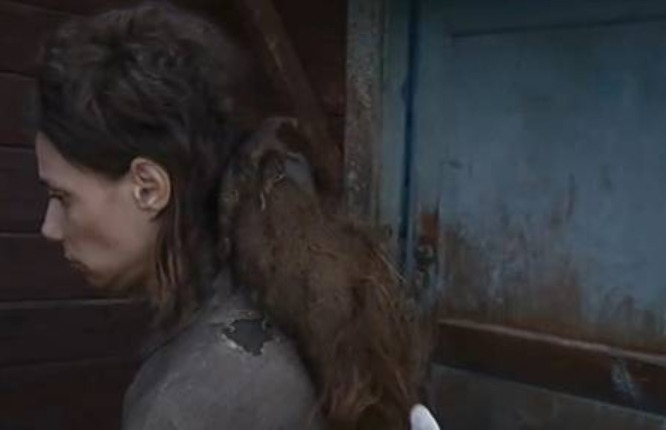 Mãe mantém a própria filha em cativeiro por quase 30 anos em condições degradantes