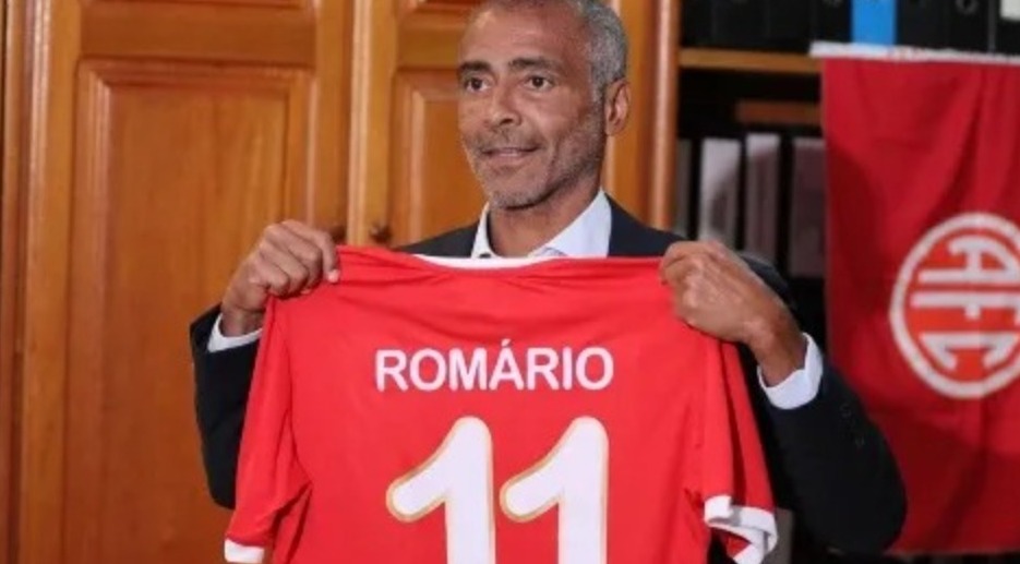 Romário é eleito presidente do America Football Club