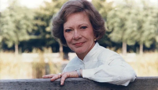 Morre Rosalynn Carter, ex-primeira-dama dos EUA, aos 96 anos