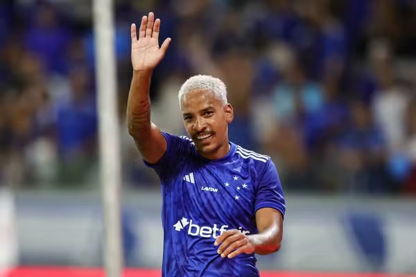 Cruzeiro encaminha acerto com Al Hilal por Matheus Pereira