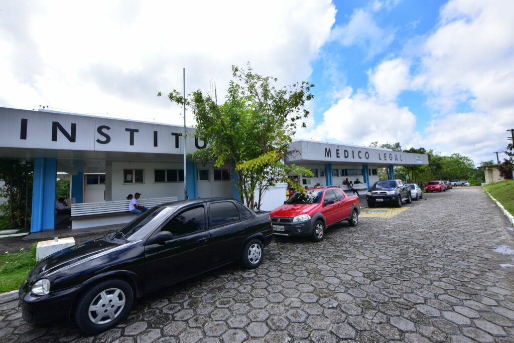 IML busca por familiares de quatro pessoas falecidas em Manaus