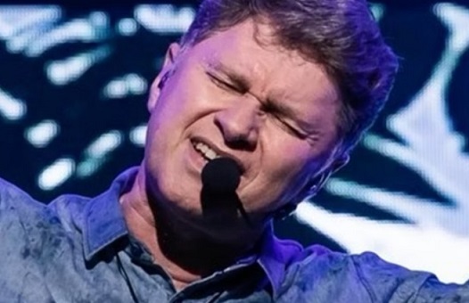 Baterista do Roupa Nova passa por cirurgia após sofrer acidente doméstico