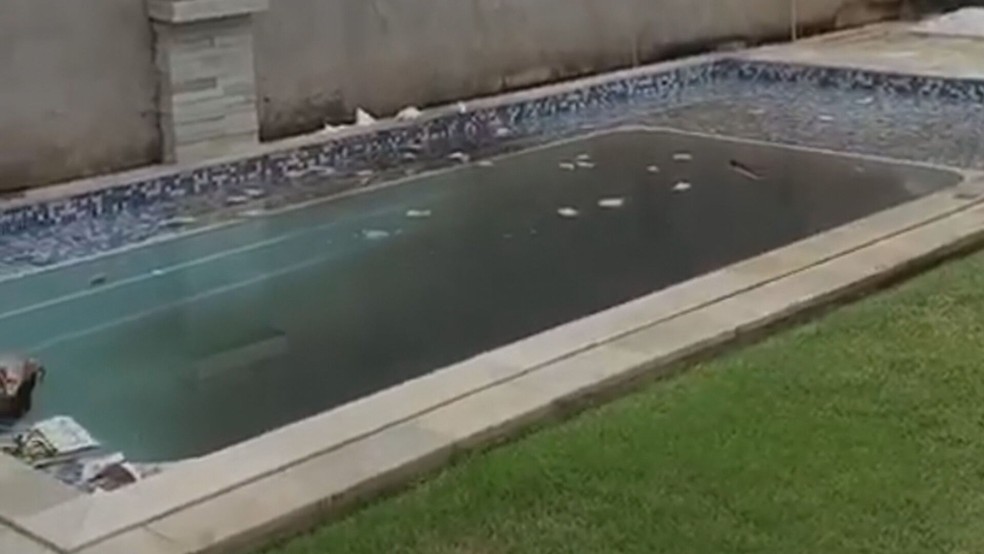 Mulher é presa suspeita de perseguir vizinhos há 14 anos, diz polícia 