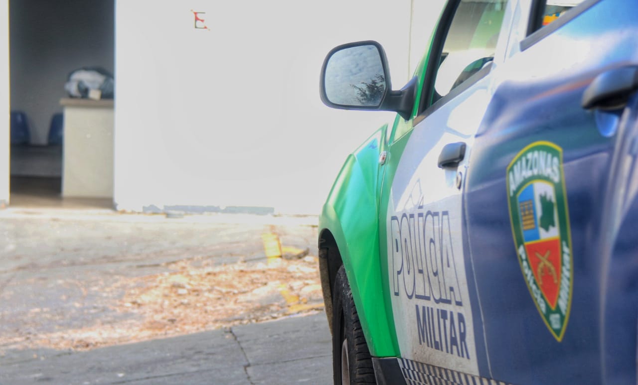 Suspeito de matar PM dentro de delegacia é afastado do cargo em Manaus