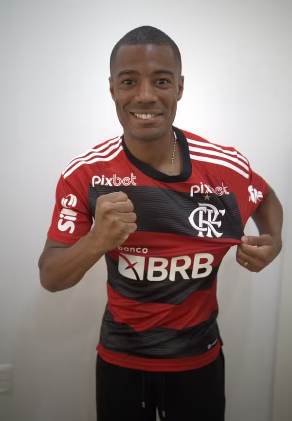 Flamengo anuncia a contratação de uruguaio De La Cruz, reforço de R$ 79 milhões