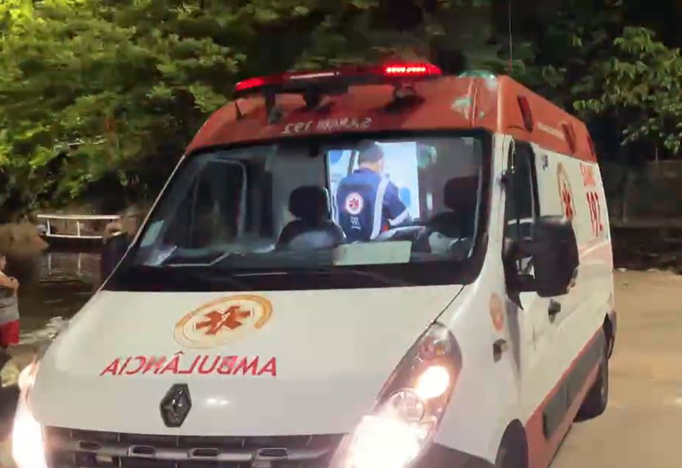 Mulher leva tiros de espingarda em comunidade de Manaus 