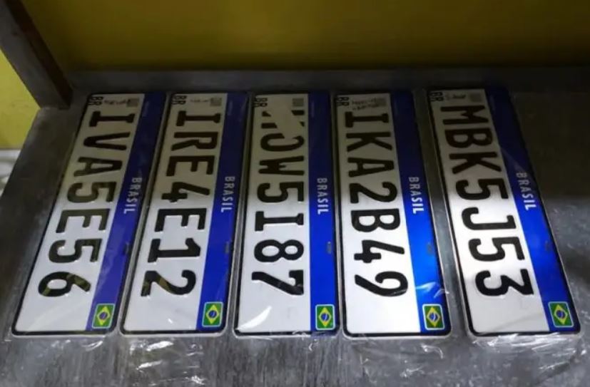 Nova lei aumenta para 8 anos pena para quem falsifica placas de veículos