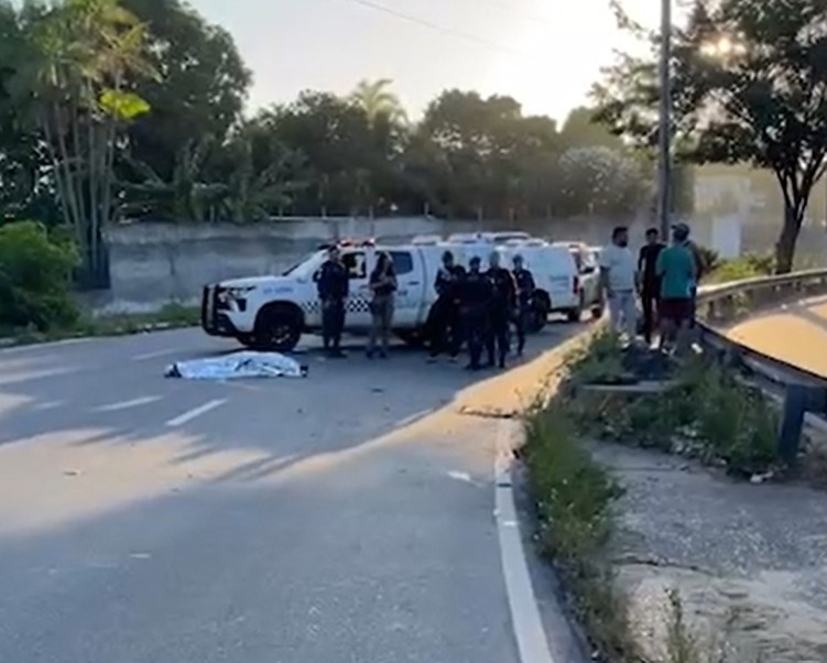 Mulher morre em acidente de motocicleta na Av. Cosme Ferreira