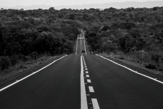 Mulher morre em acidente de carro gravíssimo na BR-174 