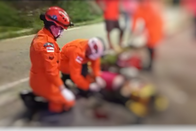 Homem morre após ser arremessado de moto durante acidente no Alvorada