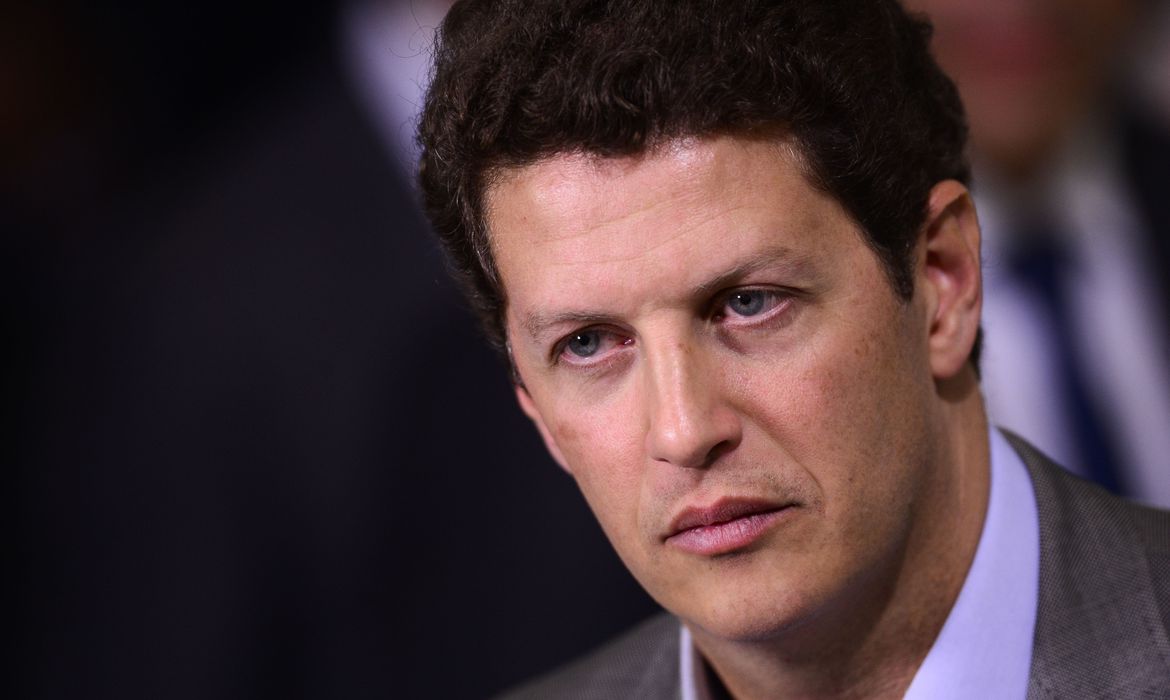 Ministro do Meio Ambiente quer US$1 bilhão de países para ajudar a Amazônia