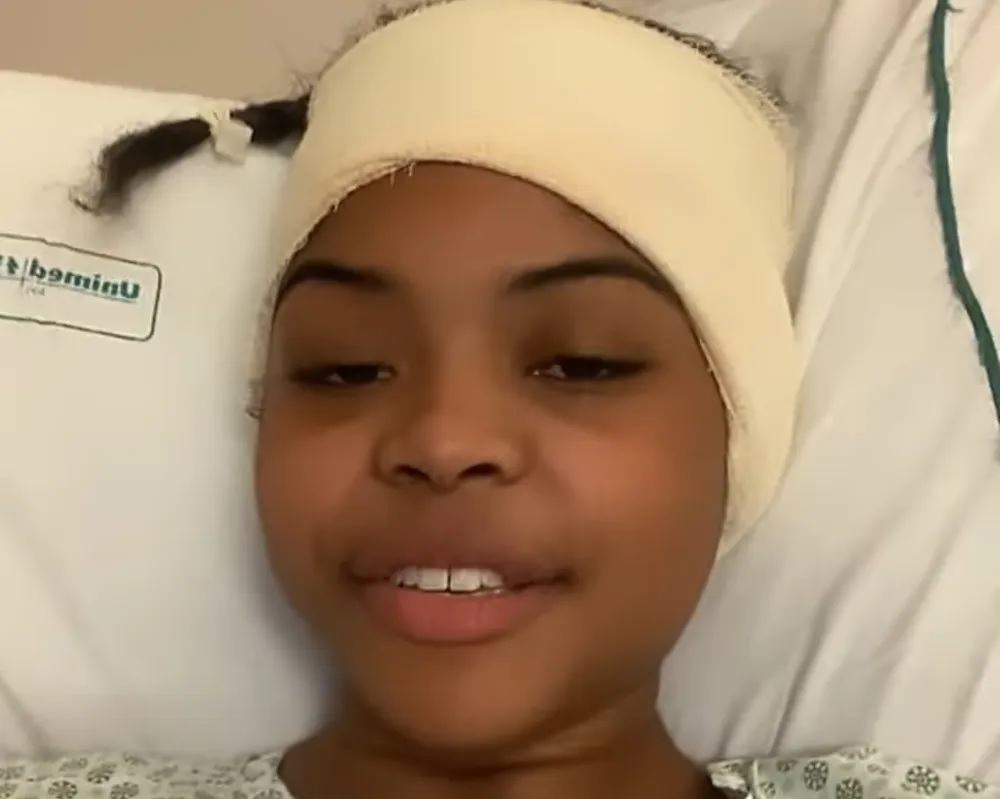 Filha de Dudu Nobre e Bombom é internada após colocar piercing e contrair bactéria