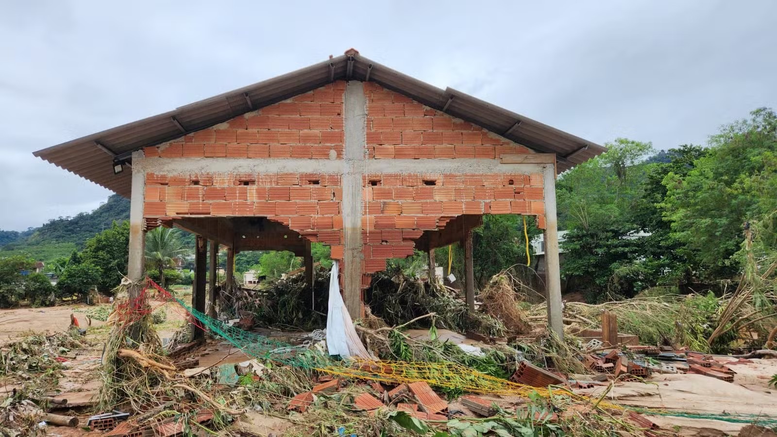 Fortes chuvas deixam 24 mortos no Sudeste