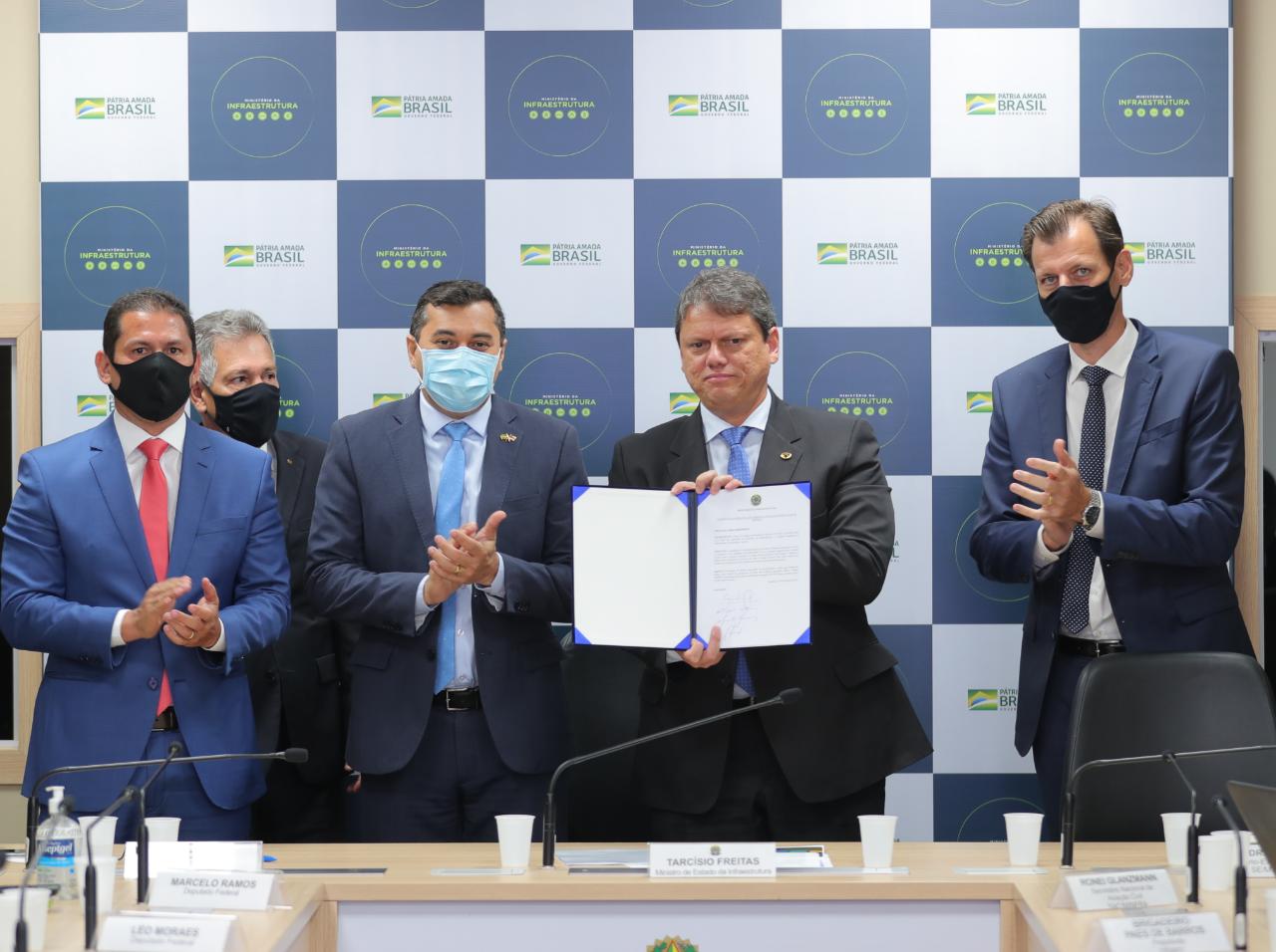 Governo assina convênio para expansão de aeroportos no interior do Amazonas