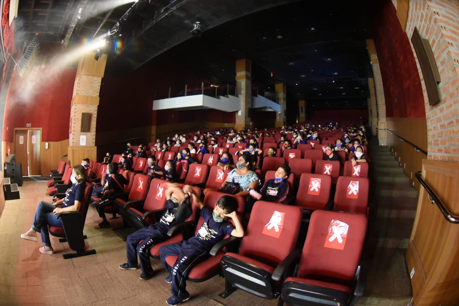 Projeto 'A Escola Vai ao Teatro' terá workshops gratuitos