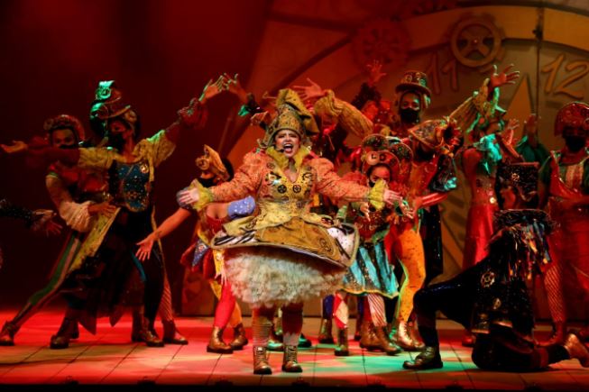 Espetáculo de Natal estreia no palco do Teatro Amazonas com sessões diárias