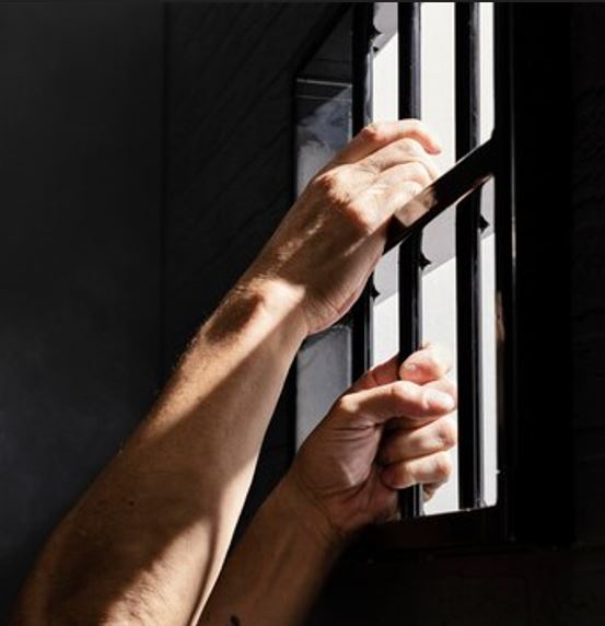 Foragido é preso enquanto 'passeava' em rua do Nova Cidade