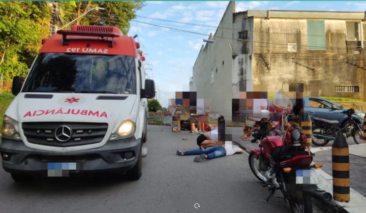 Acidente: Carro e moto colidem e deixam um ferido em Manaus