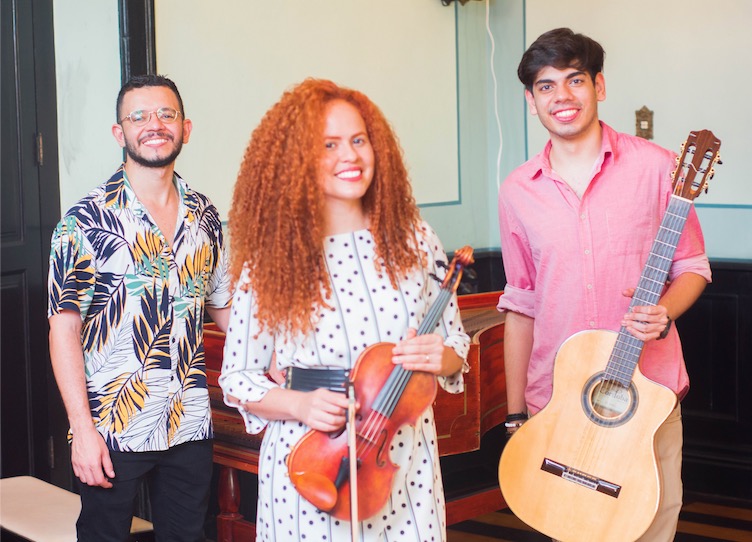 Live do Amor revive auge das rádios com show romântico