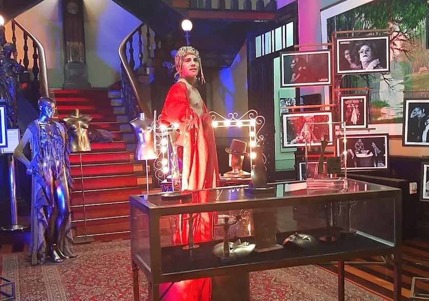 Exposição ‘Um Espelho, a Arte e Eu’ é destaque no Palácio Rio Negro