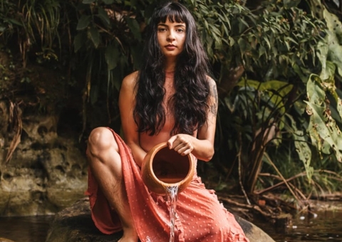 Álbum 'Sinuose' marca estreia da cantora amazonense Luli Braga