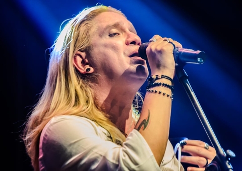 Luso Neto apresenta show gratuito no Teatro Manauara 