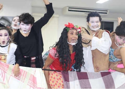 Grupo de Teatro do Liceu Claudio Santoro apresenta espetáculo ‘Bem Ali’