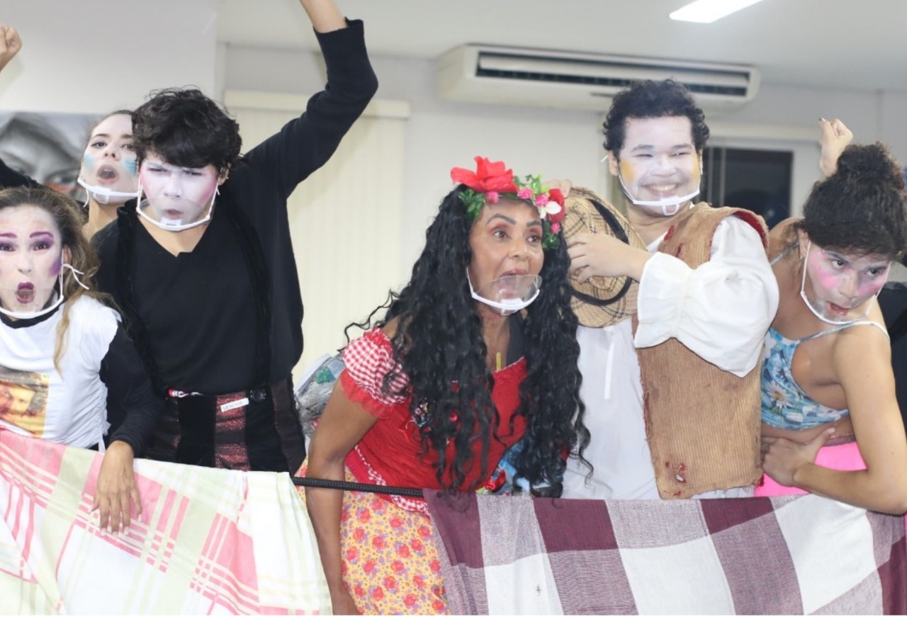 Grupo de Teatro do Liceu Claudio Santoro apresenta espetáculo ‘Bem Ali’