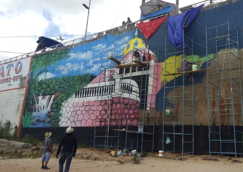 Artistas amazonenses decoram orla de Manaus com murais criativos