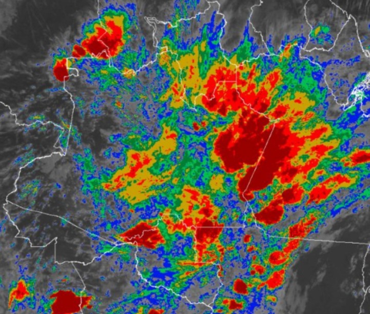 Tempestades atingem o Amazonas e provocam caos na véspera de Natal