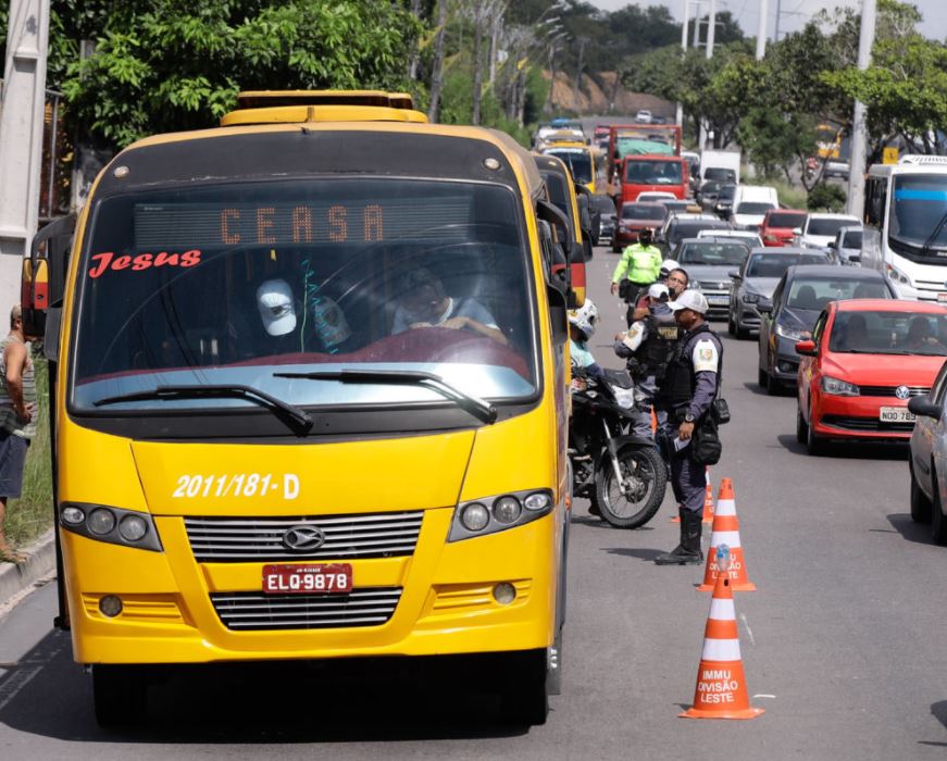 Micro-ônibus Alternativos são fiscalizados nessa quinta-feira em Manaus