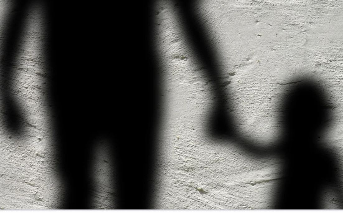 Idoso ofereceu comida e R$ 20 para atrair e estuprar crianças em Manaus