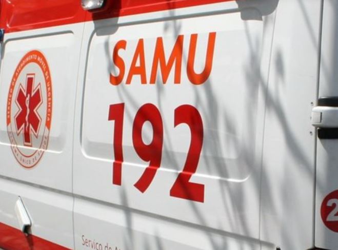 Mulher se joga do quinto andar do prédio para escapar de agressão