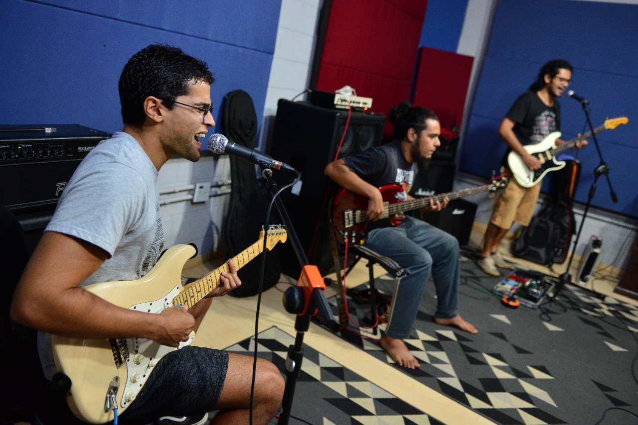 Cantos da Beira: Alaídenegão lança terceiro albúm