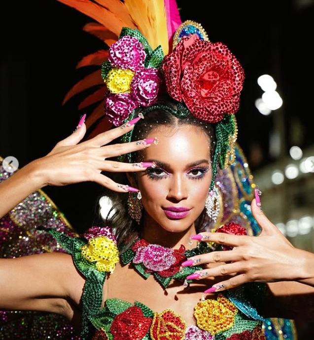 Ex-bbb Alane Dias passa por perrengue e deixa Sapucaí com bumbum sangrando