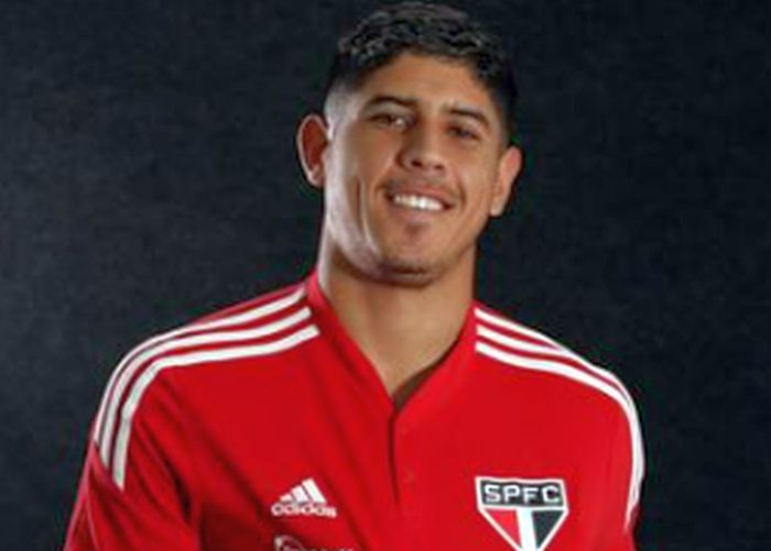 Alan Franco chega para reequilibrar zaga do São Paulo enquanto rival sofre