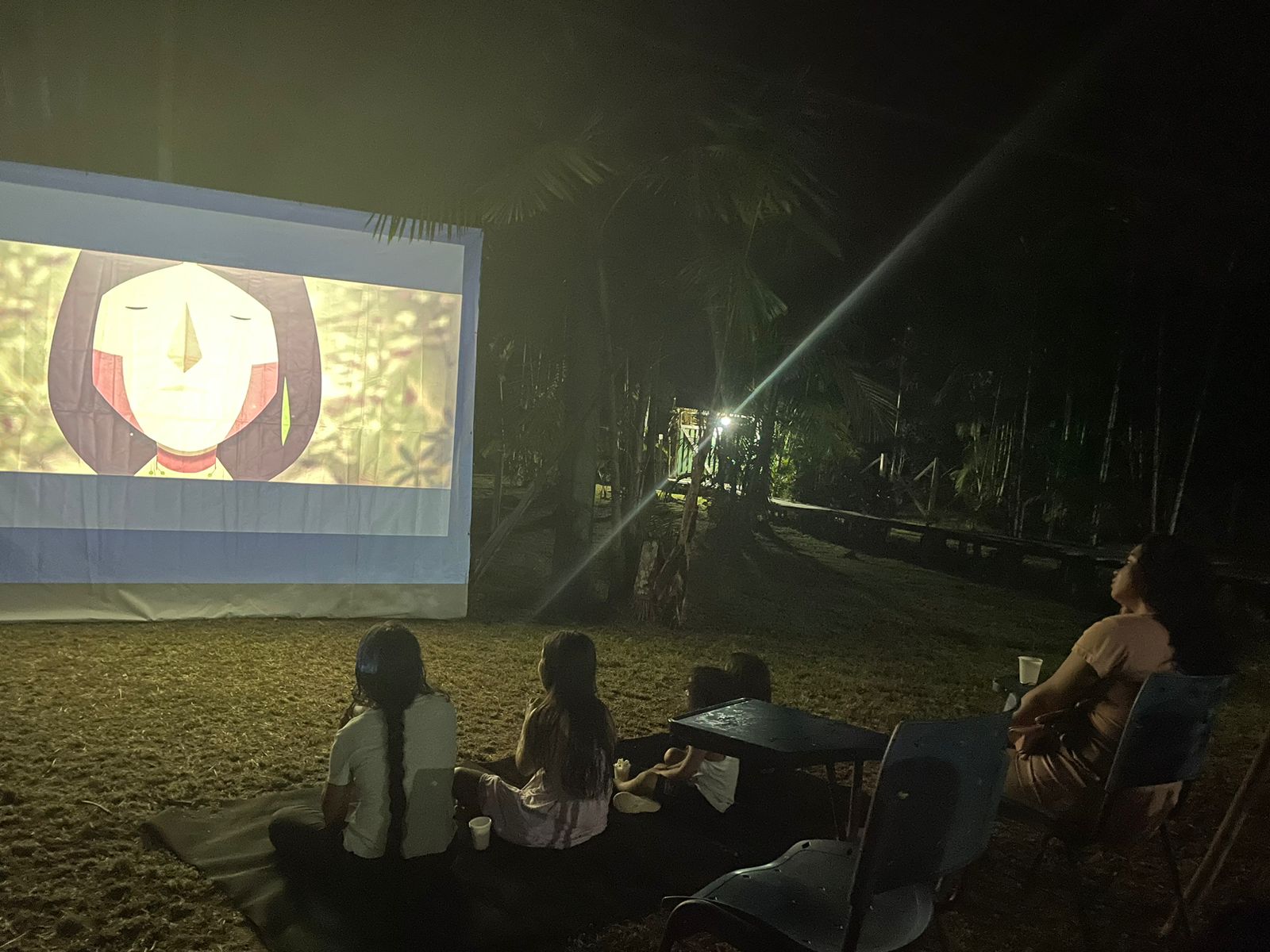 Cine Vagalume chega na Comunidade Parque das Tribos nesta sexta