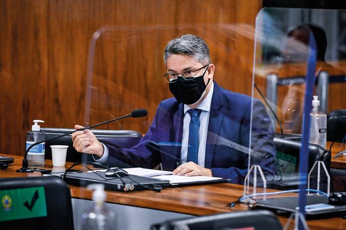 Senador Alessandro Vieira lança pré-candidatura à Presidência 