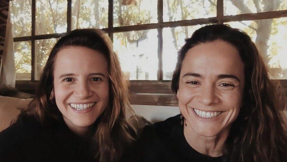  Chega ao fim o namoro de 7 anos de Alice Braga e Bianca Comparato 