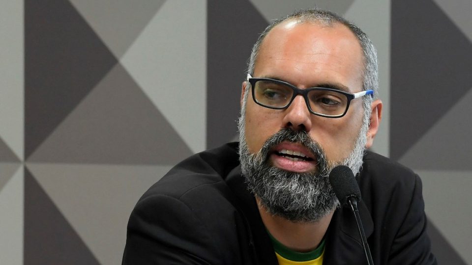 Relatório dos EUA diz que Allan dos Santos tentou ligar para Moraes em live