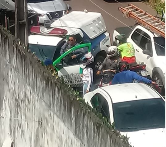 PM da reserva é mantido em cárcere por assaltante violento em Manaus