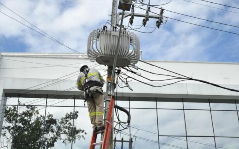 Manutenção programada deixa 7 bairros sem energia nesta segunda-feira